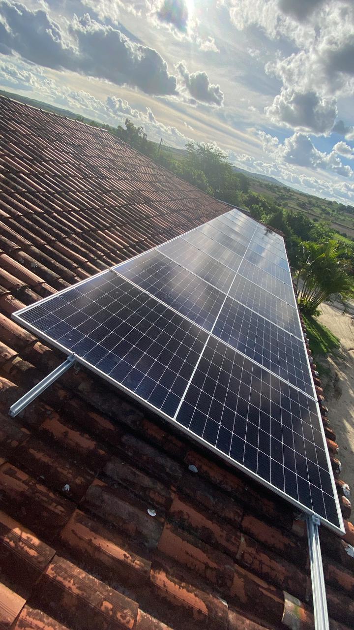 Instalação residencial de energia solar — Adriano, Caruaru — Ferreira Solar